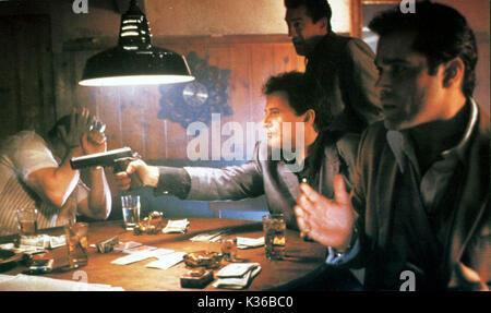 Les Affranchis JOE PESCI (centre), Robert De Niro (en haut), Ray Liotta (à droite) Les Affranchis JOE PESCI (centre), Robert De Niro (en haut), Ray Liotta (droite) Date : Banque D'Images