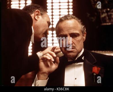 Le parrain SALVATORE CORSITTO, Marlon Brando comme Vito Corleone Date : 1972 Banque D'Images