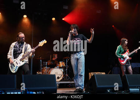 Dorset, UK. Août 31, 2017. UK. Août 31, 2017. Moonlandingz en live sur les bois à l'honneur à la fin de la route 2017 Festival à Larmer Tree Gardens dans le Dorset. Date de la photo : Le jeudi, 31 août, 2017. Credit : Roger Garfield/Alamy Live News Banque D'Images