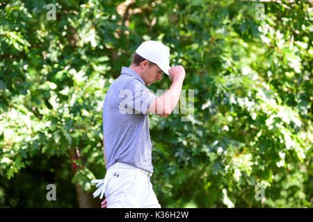 Norton, Massachusetts, du 1er septembre 2017. Jordan Spieth, des États-Unis, de feuilles la sixième té lors du premier tour des technologies Dell PGA Championship tenue à l'Tournament Players Club dans Norton au Massachusetts. Eric Canha/CSM/Alamy Live News Banque D'Images