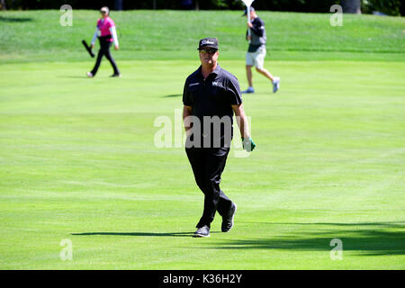 Norton, Massachusetts, du 1er septembre 2017. Charley Hoffman, de l'United States, marche le long de la septième fairway lors du premier tour des technologies Dell PGA Championship tenue à l'Tournament Players Club dans Norton au Massachusetts. Eric Canha/CSM/Alamy Live News Banque D'Images