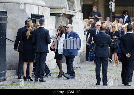 Paris, France. 1er septembre 2017. Serge Moati assiste à la Mireille Darc à l'enterrement de l'église Saint-Sulpice le 1er septembre 2017 à Paris, France. Credit : Bernard Menigault/Alamy Live News Banque D'Images