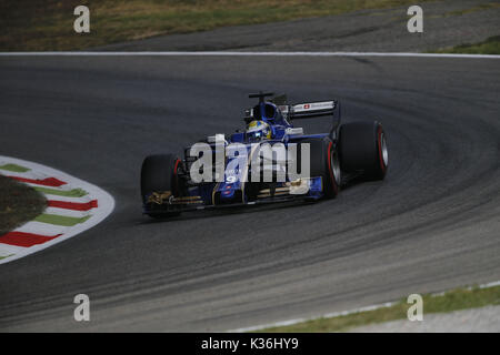 Monza, Italie. Du 1er septembre 2017. MARCUS Ericsson de Suède et de Sauber F1 Team durs pendant la pratique de la session 2017 Formule 1 Grand Prix d'Italie à Monza, Italie. Credit : James/Gasperotti ZUMA Wire/Alamy Live News Banque D'Images
