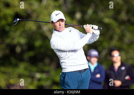 TPC Boston. Du 1er septembre 2017. MA, USA ; Rory McIlroy à la dix-septième té lors du premier tour des technologies Dell Championship à PTC Boston. Anthony Nesmith/CSM/Alamy Live News Banque D'Images