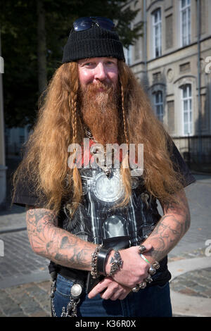 Breda, Hollande. 09Th Sep 2017. Comme chaque année, dans le mois de septembre est célébré dans la ville néerlandaise de Breda la Rousse Jours. C'est un événement qui rassemble des personnes aux cheveux rouges de partout dans le monde chaque année. Défilés de mode, de coiffure, de séminaires ou d'expositions d'art sont autant d'activités que pendant un week-end envahissent le centre-ville en cette étrange rencontre. Credit : Nacho Calonge/Alamy Live News Banque D'Images