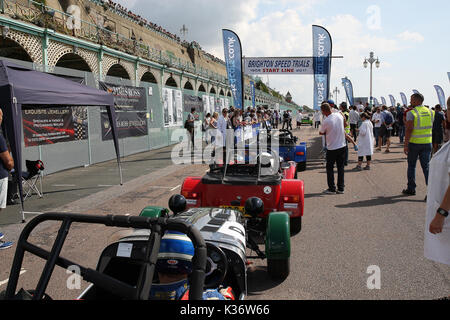 Brighton, UK. 2 Septembre, 2017. Approche concurrents la ligne de départ de la nationale 2017 Brighton Essais de vitesse, entraînement de Madère, Brighton, UK Crédit : Malcolm Greig/Alamy Live News Banque D'Images