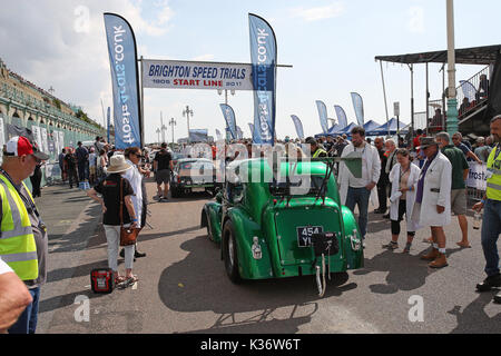 Brighton, UK. 2 Septembre, 2017. Approche le quart de mille voitures Ligne de départ de la nationale 2017 Brighton Essais de vitesse, entraînement de Madère, Brighton, UK Crédit : Malcolm Greig/Alamy Live News Banque D'Images