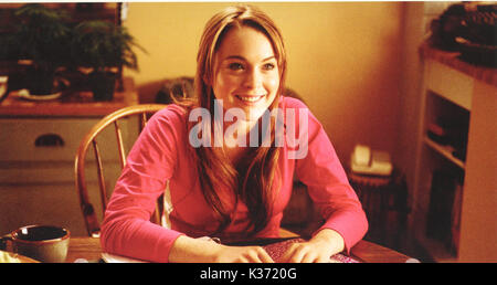 LES FILLES MOYENNES LINDSAY LOHAN SORTIE DE FILM PAR PARAMOUNT PICTURES SIGNIFIENT FILLES LINDSAY LOHAN SORTIE DE FILM PAR PARAMOUNT PICTURES date : 2004 Banque D'Images