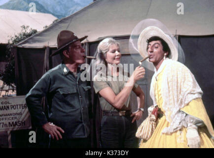 M*A*S*H MASH aka HARRY MORGAN, LORETTA SWIT, JAMIE FARR Banque D'Images