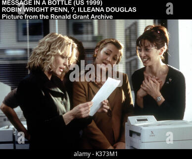 MESSAGE DANS UNE BOUTEILLE, Robin Wright Penn , ILLEANNA DOUGLAS Date : 1999 Banque D'Images