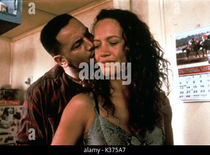 ONCE WERE WARRIORS TEMUERA MORRISON, RENA OWEN Date : 1994 Banque D'Images