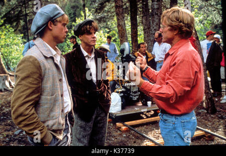 Au milieu coule une rivière COLUMBIA PICTURES BRAD PITT, CRAIG SCHEFFER, Robert Redford, directeur Date : 1992 Banque D'Images