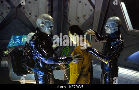 STAR TREK : NEMESIS PARAMOUNT PICTURES Brent Spiner centre Date : 2002 Banque D'Images