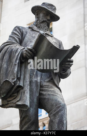 LONDRES, Royaume-Uni - 25 AOÛT 2017 : Statue de l'ingénieur civil James Henry Greathead, au Royal Exchange de Londres, le 25 août 2017. Banque D'Images