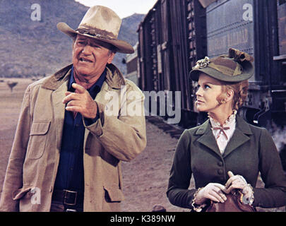 L'AÉROPORT JOHN WAYNE ET ANN-MARGARET UN FILM WARNER BROS Date : 1973 Banque D'Images