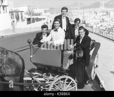 Vie merveilleuse L-R, JOHN ROSTILL, Cliff Richard, BRIAN BENNETT, Hank Marvin, BRUCE WELCH, B. Banque D'Images