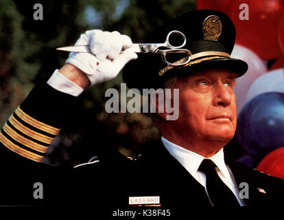 POLICE ACADEMY 6 : VILLE ASSIÉGÉE GEORGE GAYNES comme Commandant Lussard Directeur : PETER BONERZ WARNER BROS. Date : 1989 Banque D'Images