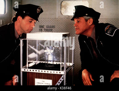 POLICE ACADEMY 6 : VILLE ASSIÉGÉE LANCE KINSEY comme Proctor et G.W.BAILEY comme Harris Réalisateur : PETER BONERZ WARNER BROS. Date : 1989 Banque D'Images