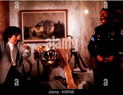 POLICE ACADEMY 6 : VILLE ASSIÉGÉE MICHAEL WINSLOW comme Jones, PETER BONERZ droit Directeur : WARNER BROS. Date : 1989 Banque D'Images