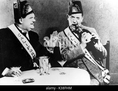 Fils DU DÉSERT RÉALISÉ PAR WILLIAM SEITER OLIVER HARDY ET STAN LAUREL Date : 1933 Banque D'Images