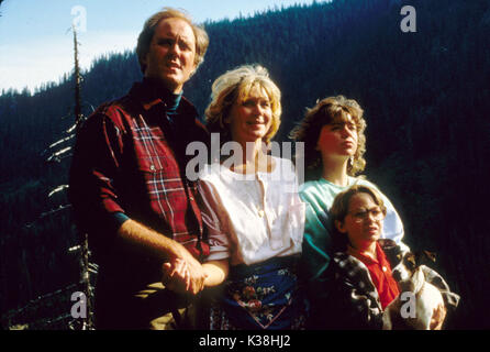 HARRY ET LES HENDERSONS alias Bigfoot et les Henderson JOHN LITHGOW, MELINDA DILLON, MARGARET LANGRICK ET JOSHUA RUDOY HARRY ET LES HENDERSONS Date : 1987 Banque D'Images