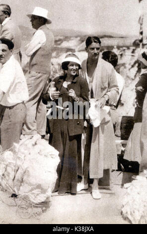 L'actrice Gloria Swanson et son mari, producteur de films à un moment donné, la Marquise Henri de la Falaise Banque D'Images