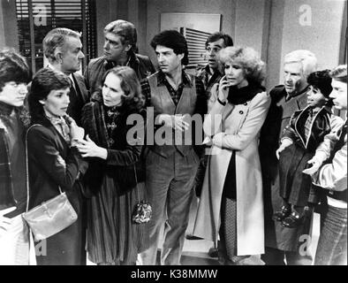 Savon : [ ?], JENNIFER SALT, Robert Mandans, KATHERINE HELMOND, RICHARD MULLIGAN, TED WASS, DONNELLY RHODES, CATHRYN DAMON, ARTHUR PETERSON, JAY JOHNSON Banque D'Images