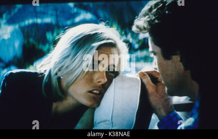 L'Arme fatale 2 PATSY KENSIT ET MEL GIBSON L'Arme fatale 2 PATSY KENSIT, Mel Gibson Date : 1989 Banque D'Images