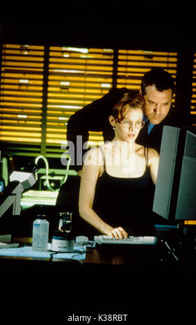 La Relique PENELOPE ANN MILLER, Tom Sizemore Date : 1997 Banque D'Images