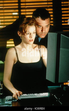 La Relique PENELOPE ANN MILLER, Tom Sizemore Date : 1997 Banque D'Images