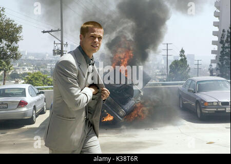 BRAD PITT joue dans Ocean's Twelve, mettant également en vedette George Clooney, Matt Damon, Catherine Zeta-Jones, Andy Garcia, Don Cheadle, Bernie Mac et Julia Roberts et distribué par Warner Bros. Pictures. LES PHOTOGRAPHIES DOIVENT ÊTRE UTILISÉES UNIQUEMENT À DES FINS PUBLICITAIRES, PROMOTIONNELLES, PUBLICITAIRES OU CRITIQUES DE CE FILM SPÉCIFIQUE ET RESTER LA PROPRIÉTÉ DU STUDIO. PAS À VENDRE OU À REDISTRIBUER OCEAn'S TWELVE [US / AUS 2004] BRAD PITT BRAD PITT stars in Oceans Twelve, avec George Clooney, Matt Damon, Catherine Zeta-Jones, Andy Garcia, Don Cheadle, Bernie Mac et Julia Roberts Banque D'Images