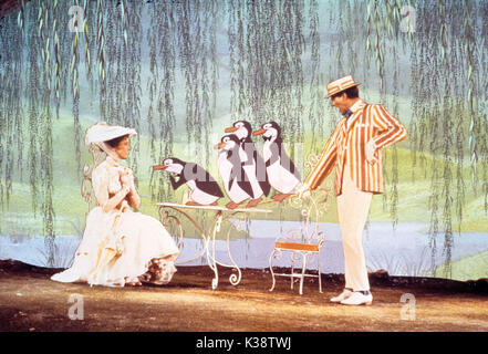 MARY POPPINS MATTHEW GARBER, Julie Andrews, KAREN DOTRICE Date : 1964 Banque D'Images