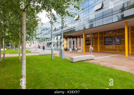 Le moyeu à l'immeuble, l'Université de Coventry West Midlands UK Banque D'Images