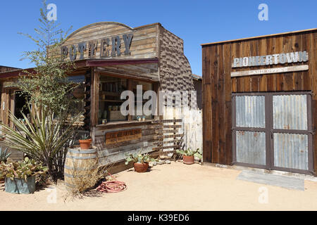 Pioneertown - Une fois un film permanent construit dans les années 1940, c'est maintenant devenu une véritable petite ville. Banque D'Images