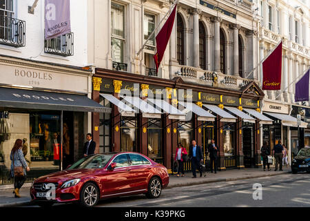 Magasins de bijoux de luxe dans la région de New Bond Street, London, UK Banque D'Images