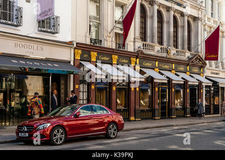 Magasins de bijoux de luxe dans la région de New Bond Street, London, UK Banque D'Images