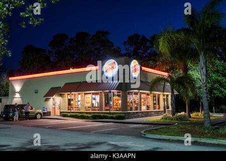 Floride, Palm Coast, Burger King, restaurant restaurants cuisine manger dehors café cafés bistro, chaîne de hamburgers, extérieur, nuit, éclairage, fr Banque D'Images