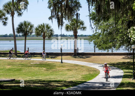 Géorgie,Jekyll Island,barrière île,Jekyll Island Club Resort,quartier historique,hôtels d'hébergement inn motel motels,River Waterview Drive,vélo,b Banque D'Images