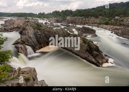 Great Falls Park en Virginie, États-Unis. Il est le long des berges de la rivière Potomac, dans le nord du comté de Fairfax. Banque D'Images