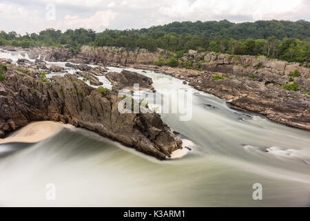 Great Falls Park en Virginie, États-Unis. Il est le long des berges de la rivière Potomac, dans le nord du comté de Fairfax. Banque D'Images