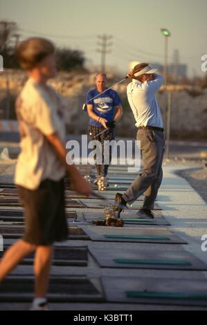 Dhahran, Arabie saoudite -- le practice de golf à la plage de Saudi Aramco tentaculaire composé dans la province orientale de l'Arabie saoudite. Banque D'Images