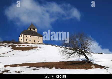 Ciastel de Tor, San Martino in Badia, Alta Badia, Italie. saison d'hiver. Banque D'Images