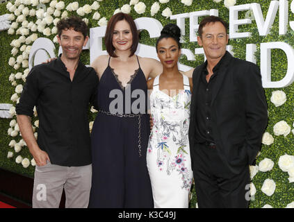 CBS TV Studios Soirée d'été du parti à la TCA 2017 CBS Studio Center dans Studio City avec : James Frain, Sonequa Martin-Green Chieffo, Mary, où Jason Isaacs : Studio City, Californie, États-Unis Quand : 02 août 2017 Credit : Nicky Nelson/WENN.com Banque D'Images