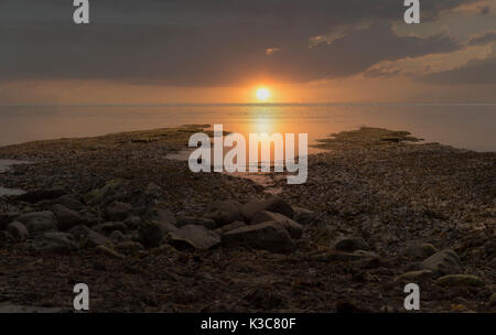 Beau coucher du soleil à kimmeridge bay côte jurassique dorset Banque D'Images