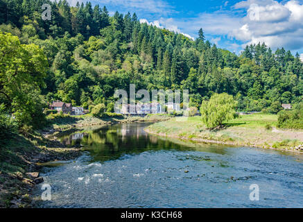 La rivière Wye à Tintern dans la vallée de la Wye Galles du sud Banque D'Images