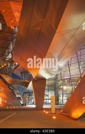 Entrée de la BMW world, Munich, Haute-Bavière, Bavière, Allemagne, Banque D'Images