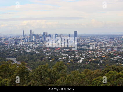 Vue sur Brisbane CBD de Mount Coot-tha Lookout point, Brisbane, Queensland, Australie Banque D'Images