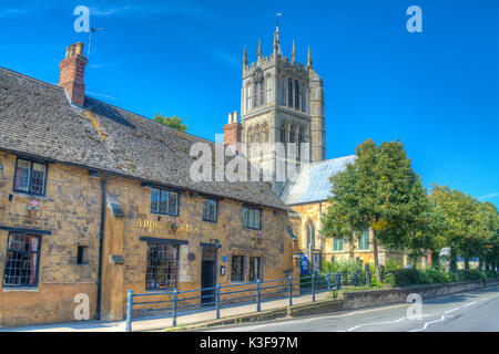 Image HDR de Anne de clive le restaurant et St Marys Church dans le Leicestershire Melton Mowbray UK Banque D'Images