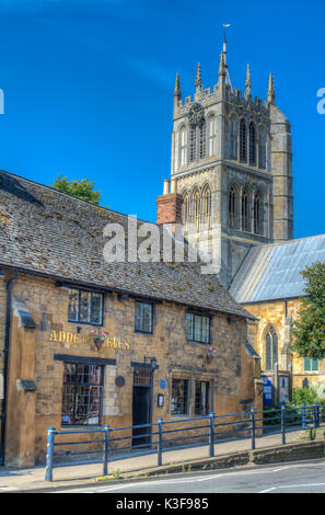 Image HDR de Anne de clive le restaurant et St Marys Church dans le Leicestershire Melton Mowbray UK Banque D'Images