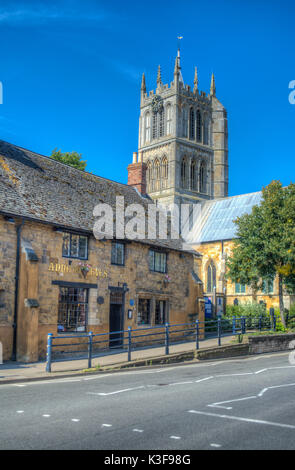 Image HDR de Anne de clive le restaurant et St Marys Church dans le Leicestershire Melton Mowbray UK Banque D'Images